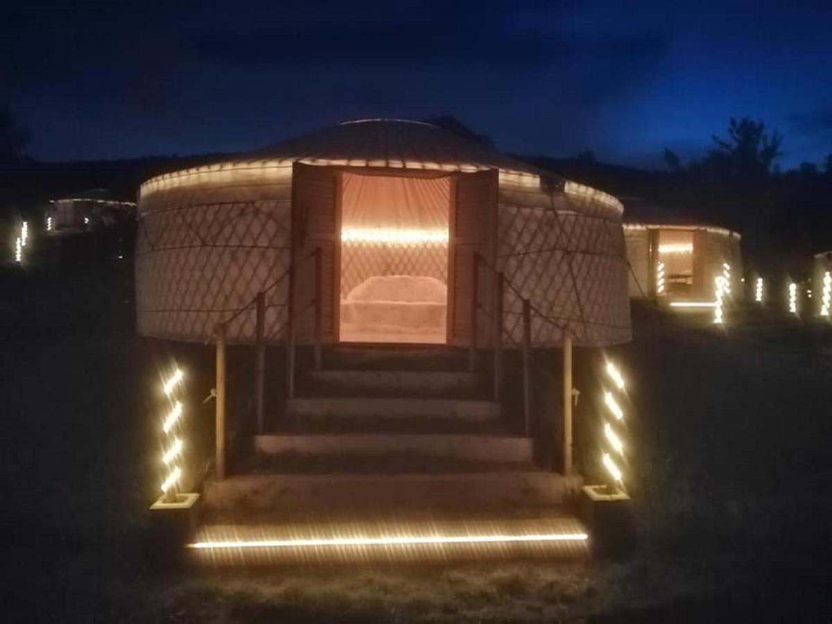 Jurta Hotel Balatongyoeroek المظهر الخارجي الصورة