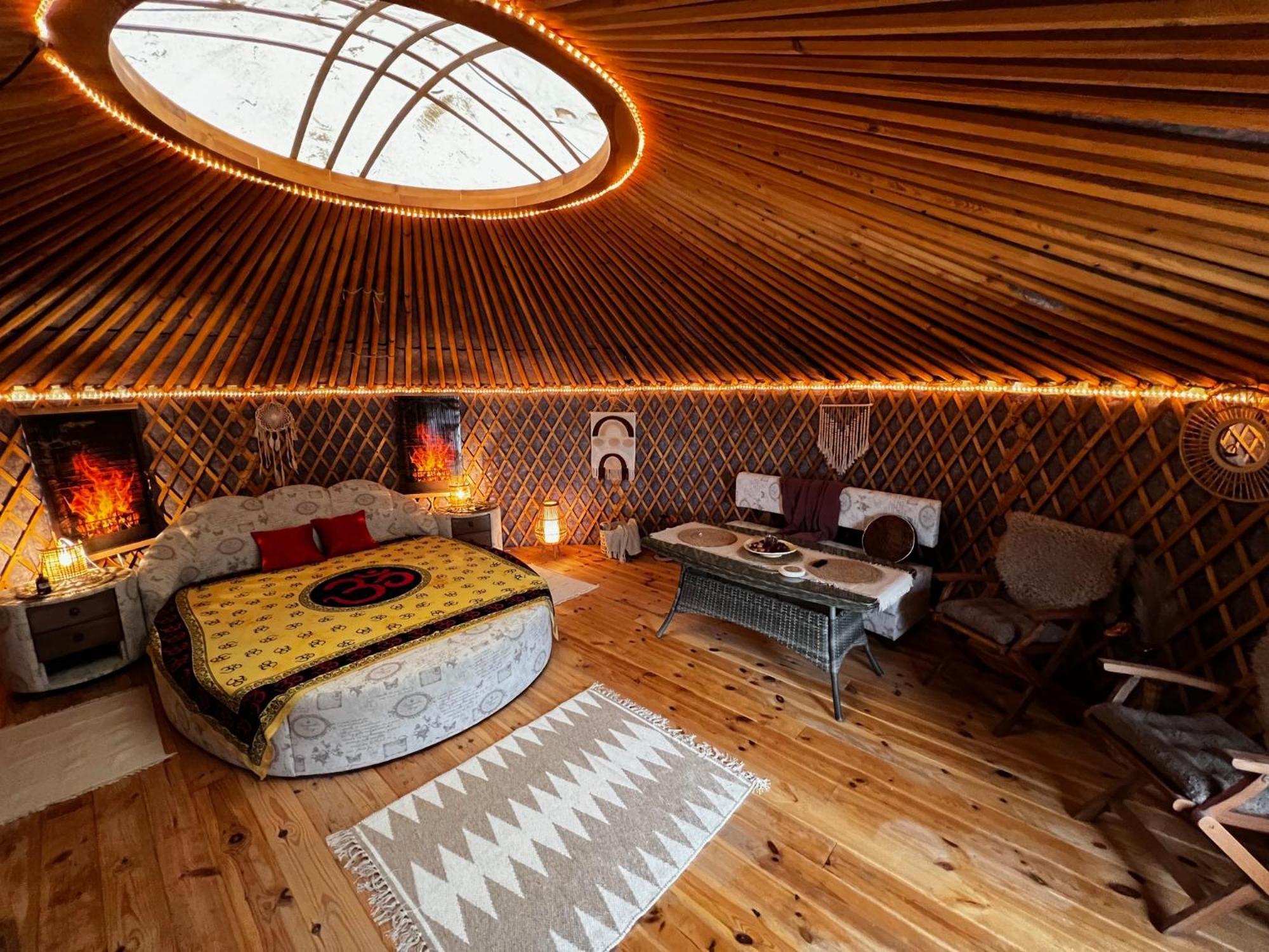 Jurta Hotel Balatongyoeroek المظهر الخارجي الصورة